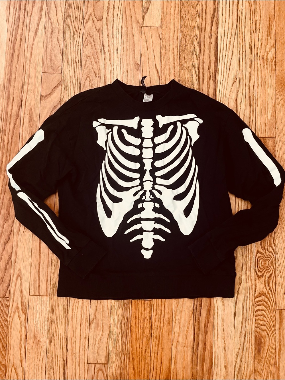 H&M Boys Black Skeleton Graphic Crewneck Sweater Sz Small (8/10)
